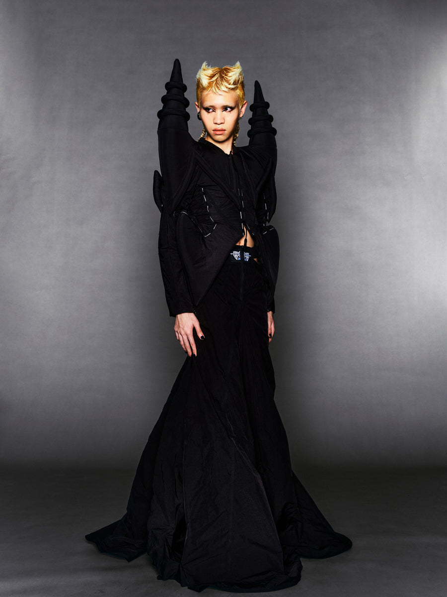 SHAPED JACKET WITH SPIKED SHOULDERS – WINDOWSEN